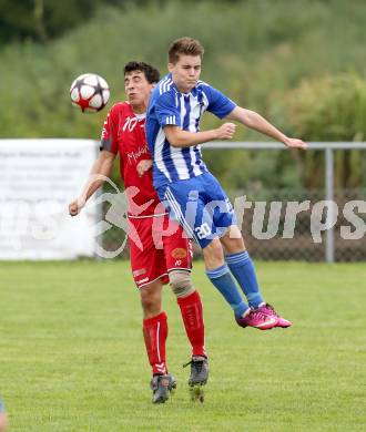 Fussball 1. Klasse D. Gallizien gegen Rueckersdorf. Thomas Peterz, (Gallizien), Thomas Hafner  (Rueckersdorf). Gallizien, am 25.8.2013.
Foto: Kuess
---
pressefotos, pressefotografie, kuess, qs, qspictures, sport, bild, bilder, bilddatenbank