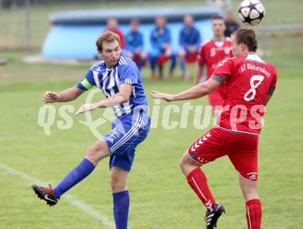 Fussball 1. Klasse D. Gallizien gegen Rueckersdorf. Christian Tscherteu, (Gallizien), Matthias Woschitz  (Rueckersdorf). Gallizien, am 25.8.2013.
Foto: Kuess
---
pressefotos, pressefotografie, kuess, qs, qspictures, sport, bild, bilder, bilddatenbank