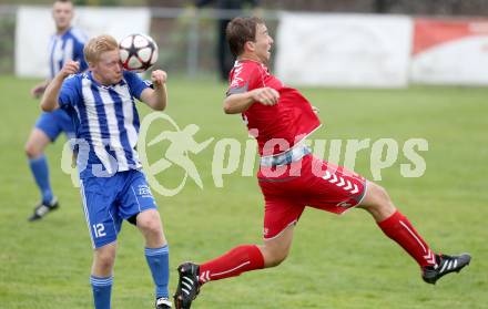 Fussball 1. Klasse D. Gallizien gegen Rueckersdorf. Christopher Krainz,  (Gallizien), Matthias Woschitz  (Rueckersdorf). Gallizien, am 25.8.2013.
Foto: Kuess
---
pressefotos, pressefotografie, kuess, qs, qspictures, sport, bild, bilder, bilddatenbank