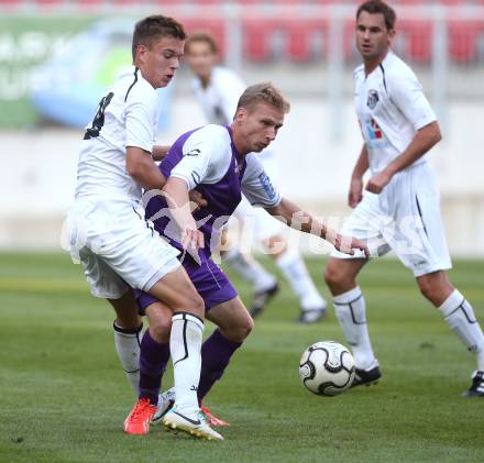 Fussball Regionalliga. SK Austria Klagenfurt gegen WAC Amateure. David Poljanec (Klagenfurt), Maximilian Ritscher (WAC). Klagenfurt, am 30.8.2013.
Foto: Kuess
---
pressefotos, pressefotografie, kuess, qs, qspictures, sport, bild, bilder, bilddatenbank