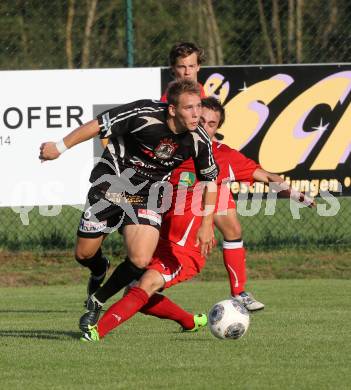 Fussball. Unterliga Ost. Glanegg gegen Kraig. Dominik Nikolaus Scherwitzl (Glanegg), Andreas Bernhard Schritliser (Kraig). Glanegg, 31.8.2013.
Foto: Kuess
---
pressefotos, pressefotografie, kuess, qs, qspictures, sport, bild, bilder, bilddatenbank