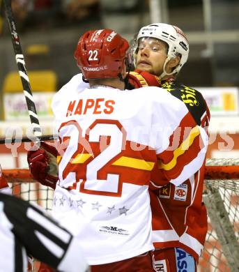 Eishockey Testspiel KAC gegen Duesseldorfer EC. Markus Pirmann, (KAC), Corey Mapes  (Duesseldorfer EC). Klagenfurt, 31.8.2013.
Foto: Kuess
---
pressefotos, pressefotografie, kuess, qs, qspictures, sport, bild, bilder, bilddatenbank