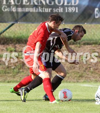 Fussball. Unterliga Ost. Glanegg gegen Kraig. Markus Ruprecht (Glanegg), Gernot Fasching (Kraig). Glanegg, 31.8.2013.
Foto: Kuess
---
pressefotos, pressefotografie, kuess, qs, qspictures, sport, bild, bilder, bilddatenbank