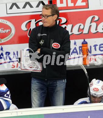 Eishockey Testspiel EC VSV gegen EHC Biel. Trainer Hannu Jaervenpaeae (VSV). Villach, am 1.9.2013.
Foto: Kuess
---
pressefotos, pressefotografie, kuess, qs, qspictures, sport, bild, bilder, bilddatenbank