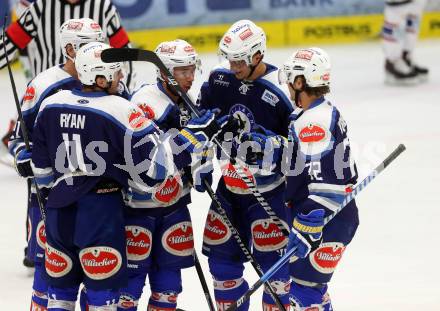 Eishockey Testspiel EC VSV gegen EHC Biel. Torjubel Derek Ryan, Marco Pewal, Stefan Bacher, John Hughes (VSV). Villach, am 1.9.2013.
Foto: Kuess
---
pressefotos, pressefotografie, kuess, qs, qspictures, sport, bild, bilder, bilddatenbank