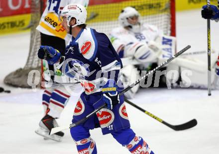 Eishockey Testspiel EC VSV gegen EHC Biel. Torjubel Marco Pewal (VSV). Villach, am 1.9.2013.
Foto: Kuess
---
pressefotos, pressefotografie, kuess, qs, qspictures, sport, bild, bilder, bilddatenbank