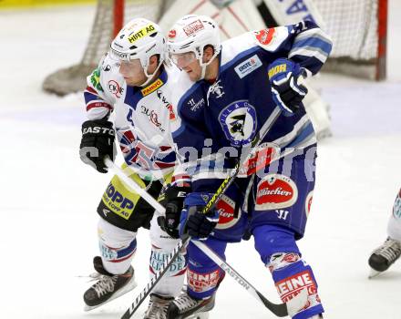 Eishockey Testspiel EC VSV gegen EHC Biel. Benjamin Petrik, (VSV), Kevin Fey  (Biel). Villach, am 1.9.2013.
Foto: Kuess
---
pressefotos, pressefotografie, kuess, qs, qspictures, sport, bild, bilder, bilddatenbank