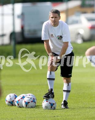 Fussball Bundesliga. RZ Pellets WAC. Training. Trainer Dietmar Kuehbauer. Wolfsberg, 3.9.2013.
Foto: Kuess

---
pressefotos, pressefotografie, kuess, qs, qspictures, sport, bild, bilder, bilddatenbank