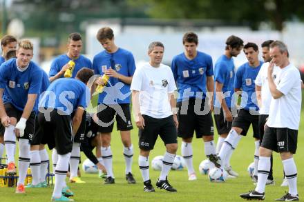 Fussball Bundesliga. RZ Pellets WAC. Training. Trainer Dietmar Kuehbauer. Co-Trainer Manfred Nastl. Wolfsberg, 3.9.2013.
Foto: Kuess

---
pressefotos, pressefotografie, kuess, qs, qspictures, sport, bild, bilder, bilddatenbank