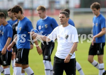 Fussball Bundesliga. RZ Pellets WAC. Training. Trainer Dietmar Kuehbauer. Wolfsberg, 3.9.2013.
Foto: Kuess

---
pressefotos, pressefotografie, kuess, qs, qspictures, sport, bild, bilder, bilddatenbank