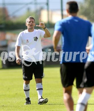 Fussball Bundesliga. RZ Pellets WAC. Training. Trainer Dietmar Kuehbauer. Wolfsberg, 3.9.2013.
Foto: Kuess

---
pressefotos, pressefotografie, kuess, qs, qspictures, sport, bild, bilder, bilddatenbank