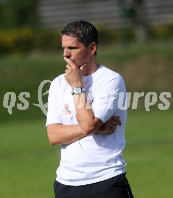 Fussball Bundesliga. RZ Pellets WAC. Training. Trainer Dietmar Kuehbauer. Wolfsberg, 3.9.2013.
Foto: Kuess

---
pressefotos, pressefotografie, kuess, qs, qspictures, sport, bild, bilder, bilddatenbank