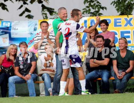 Fussball Regionalliga. SAK gegen SK Austria Klagenfurt. Torjubel Marjan Kropiunik, Franc Wieser (SAK). Klagenfurt, 6.9.2013.
Foto: Kuess
---
pressefotos, pressefotografie, kuess, qs, qspictures, sport, bild, bilder, bilddatenbank