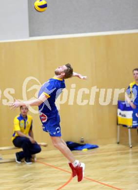 Volleyball Testspiel. SK Posojilnica Aich/Dob gegen Kamerun.  Peter Wohlfahrtstaetter. Bleiburg, 5.9.2013.
Foto. Kuess
---
pressefotos, pressefotografie, kuess, qs, qspictures, sport, bild, bilder, bilddatenbank