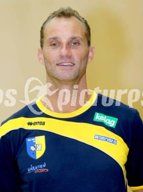 Volleyball Testspiel. SK Posojilnica Aich/Dob gegen Kamerun. Trainer Johan Verstappen. Bleiburg, 5.9.2013.
Foto. Kuess
---
pressefotos, pressefotografie, kuess, qs, qspictures, sport, bild, bilder, bilddatenbank