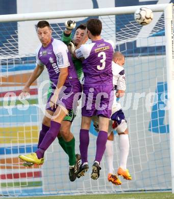 Fussball Regionalliga. SAK gegen SK Austria Klagenfurt. Marcel Reichmann, (SAK), Sasa Lalovic, Raul Garcia Lozano  (Austria Klagenfurt). Klagenfurt, 6.9.2013.
Foto: Kuess
---
pressefotos, pressefotografie, kuess, qs, qspictures, sport, bild, bilder, bilddatenbank