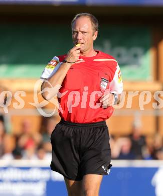 Fussball Regionalliga. SAK gegen SK Austria Klagenfurt. Schiedsrichter Arno Weichsler. Klagenfurt, 6.9.2013.
Foto: Kuess
---
pressefotos, pressefotografie, kuess, qs, qspictures, sport, bild, bilder, bilddatenbank