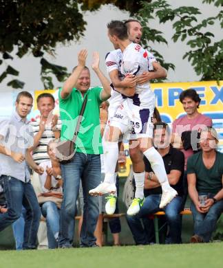 Fussball Regionalliga. SAK gegen SK Austria Klagenfurt. Torjubel Marjan Kropiunik, Darjan Aleksic, Franc Wieser (SAK). Klagenfurt, 6.9.2013.
Foto: Kuess
---
pressefotos, pressefotografie, kuess, qs, qspictures, sport, bild, bilder, bilddatenbank