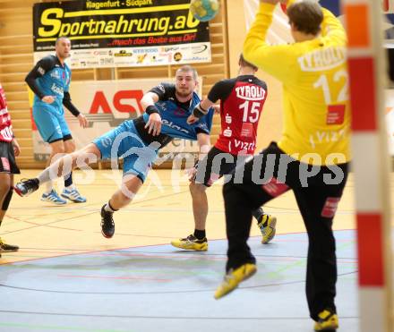 HLA. Handball Bundesliga. SC Ferlach gegen Sparkasse Schwaz. Fabian Posch  (Ferlach), Josef Steiger (Schwaz). Ferlach, 7.9.2013.
Foto: Kuess
---
pressefotos, pressefotografie, kuess, qs, qspictures, sport, bild, bilder, bilddatenbank