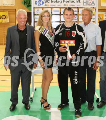 HLA. Handball Bundesliga. SC Ferlach gegen Sparkasse Schwaz. Reinhard Tellian, Miss Kaernten, Franz Stockbauer, Kurt Steiner. Ferlach, 7.9.2013.
Foto: Kuess
---
pressefotos, pressefotografie, kuess, qs, qspictures, sport, bild, bilder, bilddatenbank