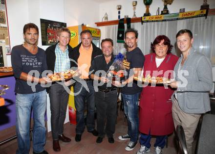 Fussball. Austria Klagenfurt. Vorderegger Heimo, Herbert Taschek, Joze Prelogar, Stefan Zahiragic, Matthias Dollinger, Anna, Fabian Miesenboeck. Klagenfurt, 10.9.2013.
Foto: Kuess
---
pressefotos, pressefotografie, kuess, qs, qspictures, sport, bild, bilder, bilddatenbank