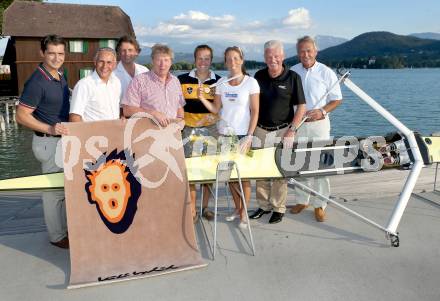 Rudern. Empfang, Ehrung von Weltmeisterin Michaela Taupe-Traer durch den Ruderverein Nautilus.  Sportstadtrat Juergen Pfeiler, Hermann Pansi, Kurt Traer, Michaela Taupe-Traer, Reinhard Tellian, Kurt Steiner. Klagenfurt, 5.9.2013.
Foto: Kuess
---
pressefotos, pressefotografie, kuess, qs, qspictures, sport, bild, bilder, bilddatenbank