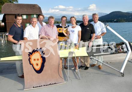 Rudern. Empfang, Ehrung von Weltmeisterin Michaela Taupe-Traer durch den Ruderverein Nautilus.  Sportstadtrat Juergen Pfeiler, Hermann Pansi, Kurt Traer, Michaela Taupe-Traer, Reinhard Tellian, Kurt Steiner. Klagenfurt, 5.9.2013.
Foto: Kuess
---
pressefotos, pressefotografie, kuess, qs, qspictures, sport, bild, bilder, bilddatenbank