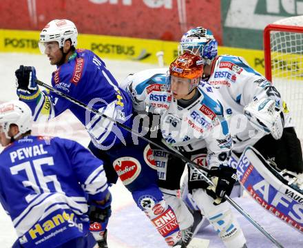 EBEL. Eishockey Bundesliga. EC VSV gegen EHC LIWEST Linz.. Derek Ryan, (VSV), Robert Lukas  (EHC LIWEST Linz). Villach, am 13.9.2013.
Foto: Kuess 


---
pressefotos, pressefotografie, kuess, qs, qspictures, sport, bild, bilder, bilddatenbank