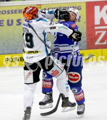 EBEL. Eishockey Bundesliga. EC VSV gegen EHC LIWEST Linz.. Gerhard Unterluggauer, (VSV), Andrew Jacob Kozek  (EHC LIWEST Linz). Villach, am 13.9.2013.
Foto: Kuess 


---
pressefotos, pressefotografie, kuess, qs, qspictures, sport, bild, bilder, bilddatenbank