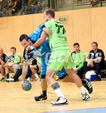 HLA. Handball. SC Ferlach gegen SG INSIGNIS HANDBALL WESTWIEN. Patrick Jochum, (Ferlach), Leopold Wagner  (Westwien). Ferlach, am 14.9.2013.
Foto: Kuess 
---
pressefotos, pressefotografie, kuess, qs, qspictures, sport, bild, bilder, bilddatenbank