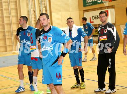 HLA. Handball. SC Ferlach gegen SG INSIGNIS HANDBALL WESTWIEN. enttaeuschte Spieler (Ferlach). Ferlach, am 14.9.2013.
Foto: Kuess 
---
pressefotos, pressefotografie, kuess, qs, qspictures, sport, bild, bilder, bilddatenbank