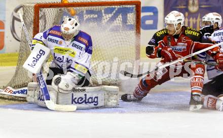 EBEL. Eishockey Bundesliga. KAC gegen VSV. Stephan Geier, (KAC), Jean Philippe Lamoureux  (VSV). Klagenfurt, am 15.9.2013
Foto: Kuess 

---
pressefotos, pressefotografie, kuess, qs, qspictures, sport, bild, bilder, bilddatenbank