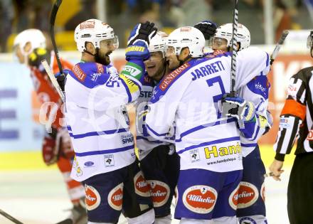 EBEL. Eishockey Bundesliga. KAC gegen VSV. Torjubel Cole Jarrett, Scott Hotham, John Hughes (VSV). Klagenfurt, am 15.9.2013
Foto: Kuess 

---
pressefotos, pressefotografie, kuess, qs, qspictures, sport, bild, bilder, bilddatenbank