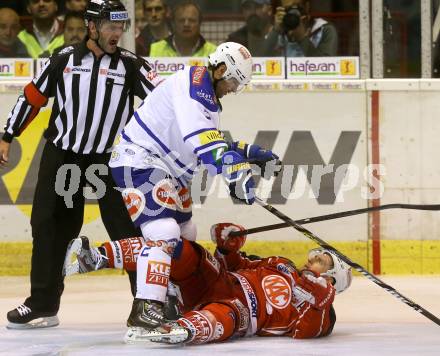 EBEL. Eishockey Bundesliga. KAC gegen VSV. David Schuller, (KAC), Cole Jarrett  (VSV). Klagenfurt, am 15.9.2013
Foto: Kuess 

---
pressefotos, pressefotografie, kuess, qs, qspictures, sport, bild, bilder, bilddatenbank