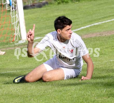 Fussball. Kaerntner Liga. Atus Ferlach gegen Landskron. Lukas Jaklitsch (Ferlach) . Ferlach, 21.9.2013.
Foto: Kuess
---
pressefotos, pressefotografie, kuess, qs, qspictures, sport, bild, bilder, bilddatenbank