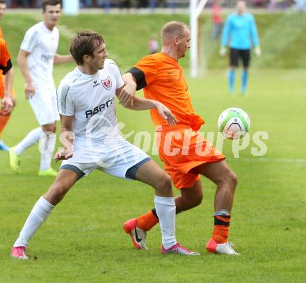 Fussball. Kaerntner Liga. Atus Ferlach gegen Landskron. Petar Maric (Ferlach), Lukas Mayer (Landskron). Ferlach, 21.9.2013.
Foto: Kuess
---
pressefotos, pressefotografie, kuess, qs, qspictures, sport, bild, bilder, bilddatenbank