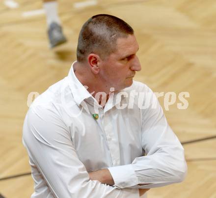 Basketball. Chevrolet Cup 2013. KOS-CELOVEC gegen Redwell Gunners. Trainer Predrag Radovic (KOS). Klagenfurt, 22.9.2013
Foto: Kuess

---
pressefotos, pressefotografie, kuess, qs, qspictures, sport, bild, bilder, bilddatenbank