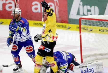 EBEL. Eishockey Bundesliga. EC VSV gegen UPC Vienna Capitals. Torjubel Benoit Gratton (Vienna). Villach, am 22.9.2013.
Foto: Kuess 


---
pressefotos, pressefotografie, kuess, qs, qspictures, sport, bild, bilder, bilddatenbank