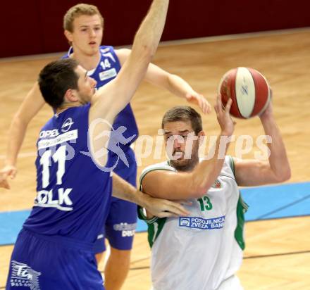 Basketball. Chevrolet Cup 2013. KOS-CELOVEC gegen Redwell Gunners. Radmanovic Milovan (KOS),  Krstanovic Zoran (Redwell Gunners). Klagenfurt, 22.9.2013
Foto: Kuess

---
pressefotos, pressefotografie, kuess, qs, qspictures, sport, bild, bilder, bilddatenbank