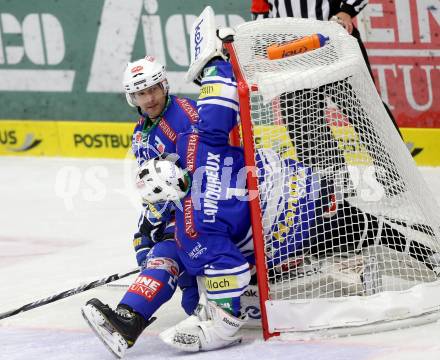 EBEL. Eishockey Bundesliga. EC VSV gegen UPC Vienna Capitals. Cole Jarrett, Jean Philippe Lamoureux (VSV). Villach, am 22.9.2013.
Foto: Kuess 


---
pressefotos, pressefotografie, kuess, qs, qspictures, sport, bild, bilder, bilddatenbank