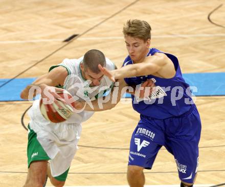 Basketball. Chevrolet Cup 2013. KOS-CELOVEC gegen Redwell Gunners. Primc Ales (KOS), Wolf Georg (Redwell Gunners). Klagenfurt, 22.9.2013
Foto: Kuess

---
pressefotos, pressefotografie, kuess, qs, qspictures, sport, bild, bilder, bilddatenbank