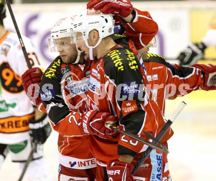 EBEL. Eishockey Bundesliga. KAC gegen Moser Medical Graz 99ers.  Torjubel Thomas Poeck, Mike Siklenka (KAC). Klagenfurt, am 22.9.2013
Foto: Kuess 

---
pressefotos, pressefotografie, kuess, qs, qspictures, sport, bild, bilder, bilddatenbank