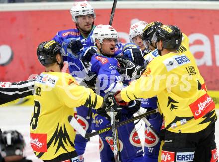 EBEL. Eishockey Bundesliga. EC VSV gegen UPC Vienna Capitals. Curtis Fraser, Mario Altmann,  (VSV), Philippe Lakos (Vienna). Villach, am 22.9.2013.
Foto: Kuess 


---
pressefotos, pressefotografie, kuess, qs, qspictures, sport, bild, bilder, bilddatenbank