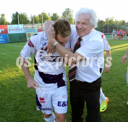 Fussball OEFB Cup. SAK gegen Hartberg. Jubel Darijo Biscan, Trainer Alois jagodic (SAK). Klagenfurt, 23.9.2013.
Foto: Kuess
---
pressefotos, pressefotografie, kuess, qs, qspictures, sport, bild, bilder, bilddatenbank