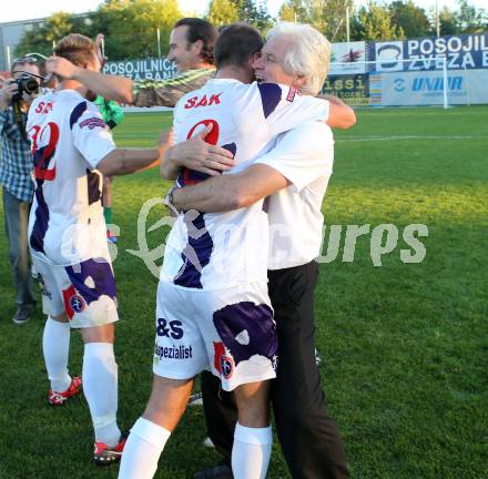 Fussball OEFB Cup. SAK gegen Hartberg. Jubel Marjan Kropiunik, Trainer Alois jagodic (SAK). Klagenfurt, 23.9.2013.
Foto: Kuess
---
pressefotos, pressefotografie, kuess, qs, qspictures, sport, bild, bilder, bilddatenbank