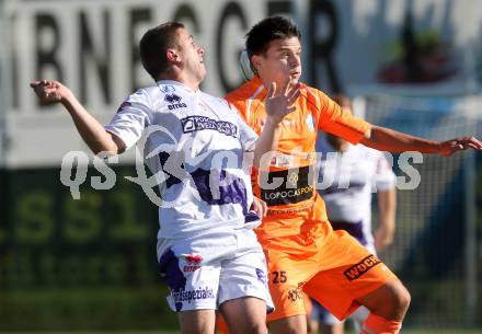 Fussball OEFB Cup. SAK gegen Hartberg. Grega Triplat, (SAK), Siegfried Rasswalder (Hartberg). Klagenfurt, 23.9.2013.
Foto: Kuess
---
pressefotos, pressefotografie, kuess, qs, qspictures, sport, bild, bilder, bilddatenbank