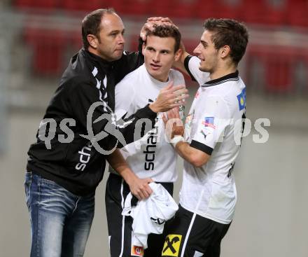 Fussball OEFB Cup. SK Austria Klagenfurt gegen Parndorf. Torjubel Gerhard Karner, Patrick Baumeister, Trainer Paul Hafner (Parndorf). Klagenfurt, 24.9.2013.
Foto: Kuess
---
pressefotos, pressefotografie, kuess, qs, qspictures, sport, bild, bilder, bilddatenbank