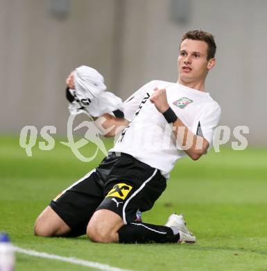 Fussball OEFB Cup. SK Austria Klagenfurt gegen Parndorf. Torjubel Gerhard Karner (Parndorf). Klagenfurt, 24.9.2013.
Foto: Kuess
---
pressefotos, pressefotografie, kuess, qs, qspictures, sport, bild, bilder, bilddatenbank