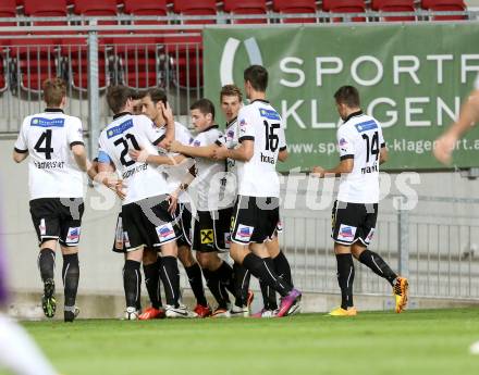 Fussball OEFB Cup. SK Austria Klagenfurt gegen Parndorf. Torjubel  (Parndorf). Klagenfurt, 24.9.2013.
Foto: Kuess
---
pressefotos, pressefotografie, kuess, qs, qspictures, sport, bild, bilder, bilddatenbank