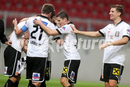 Fussball OEFB Cup. SK Austria Klagenfurt gegen Parndorf. Jubel Parndorf. Klagenfurt, 24.9.2013.
Foto: Kuess
---
pressefotos, pressefotografie, kuess, qs, qspictures, sport, bild, bilder, bilddatenbank